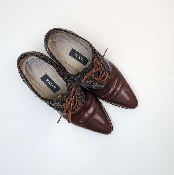 Vintage Bally Brown Leather and Grey Wool Pumps - Picture 2 of 4